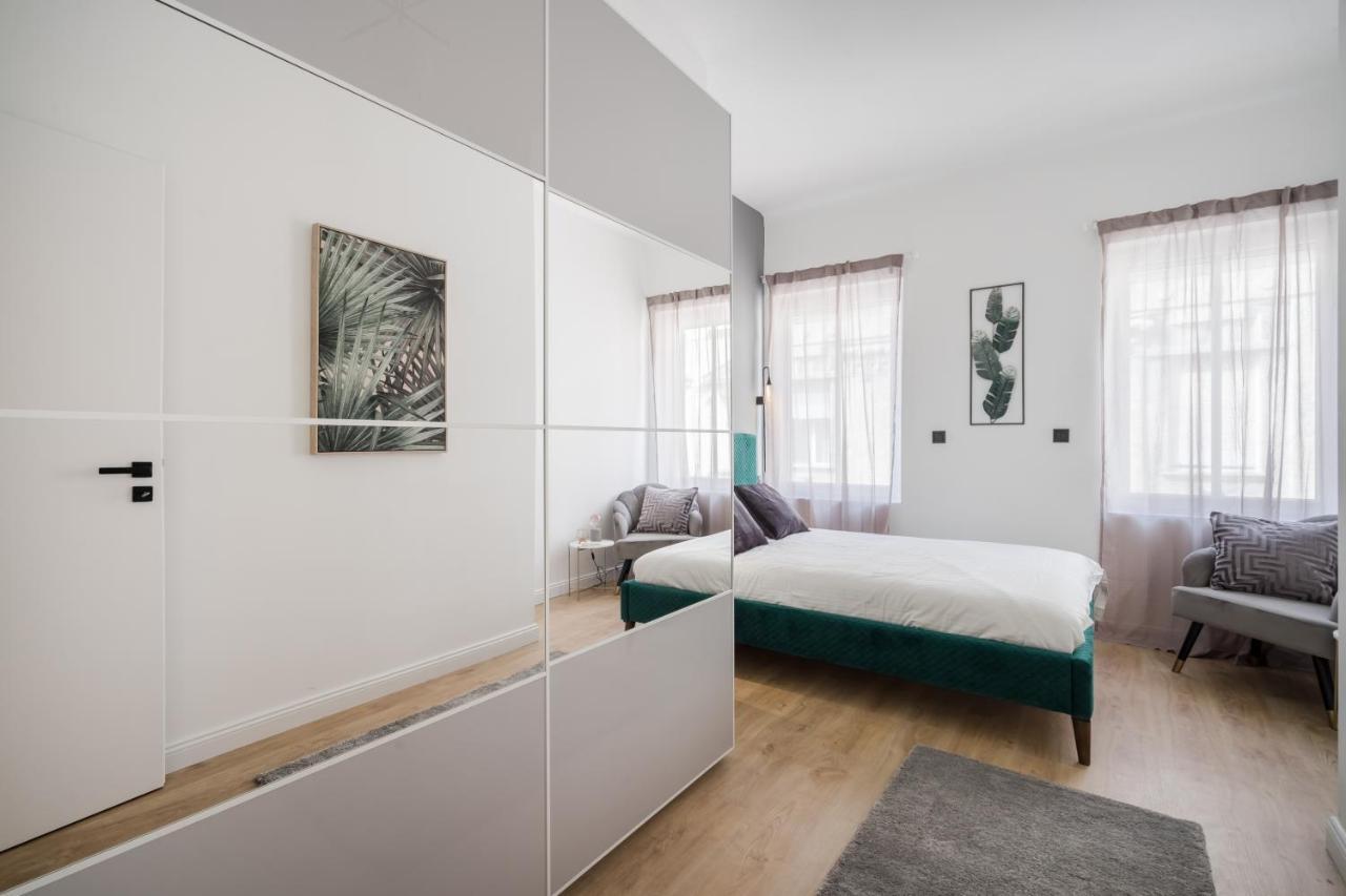 Tilia Luxury Apartment - 3 Bedrooms With Ac Budapest Luaran gambar
